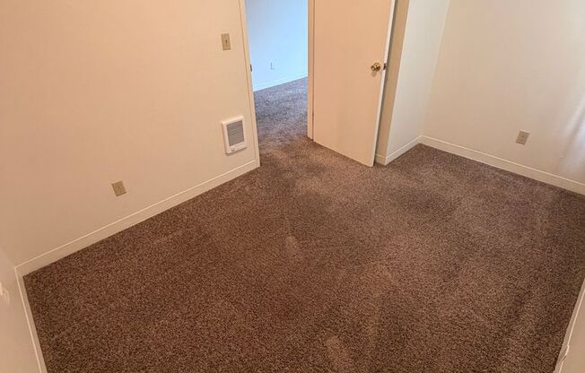 2 beds, 1 bath, $1,545, Unit 19