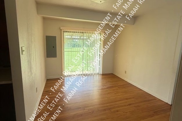 5400 FARAH PL