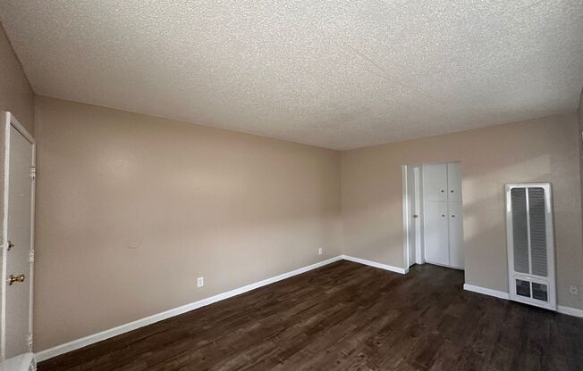 1 bed, 1 bath, $1,700, Unit T50