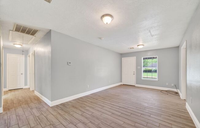Spacious 4BR/2BA Home in Houston 77051 – Prime Location Near Major Highways & Downtown Access