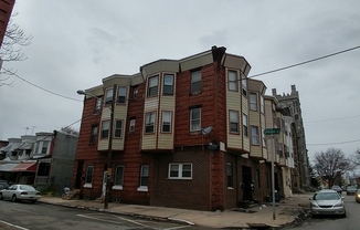 Studio, 1 bath, 500 sqft, $900, Unit 1st fl rear