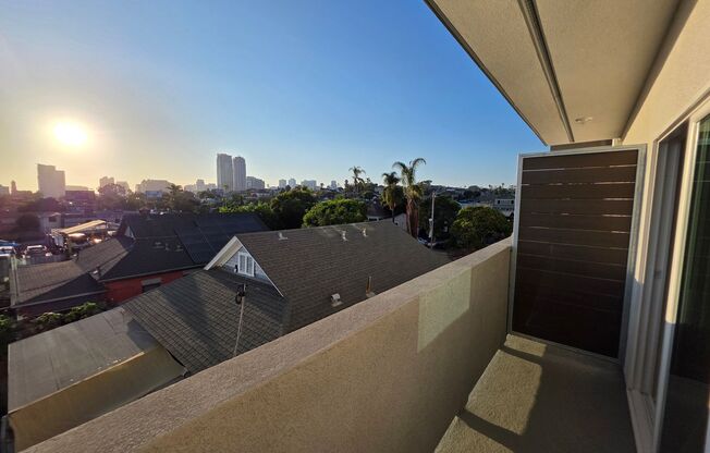 Studio, 1 bath, 327 sqft, $1,725, Unit 306
