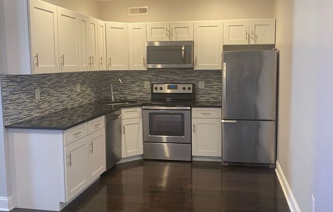 1 bed, 1 bath, 700 sqft, $1,495, Unit 1416-3R