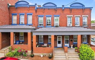 3 Bed/1 Bath Home in Pittsburgh's Lawrenceville Neighborhood - Prime Location - Available 3/1!