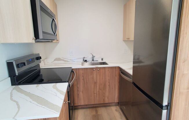 2 beds, 1 bath, 731 sqft, $2,595, Unit 207