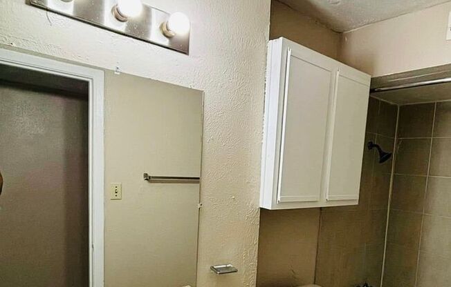 1 bed, 1 bath, 700 sqft, $1,250, Unit 2021