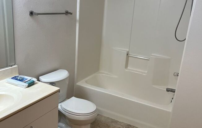 2 beds, 1 bath, 856 sqft, $1,259, Unit PL   7507