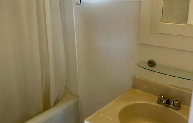 Studio, 1 bath, 400 sqft, $1,795, Unit 56