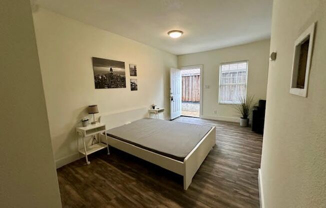 1 bed, 1 bath, $900, Unit Unit A