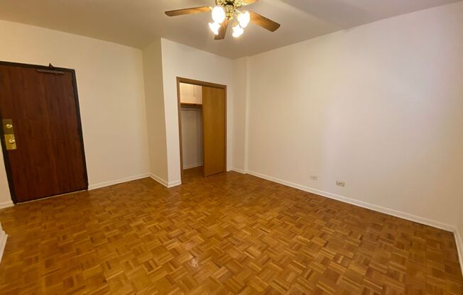 Studio, 1 bath, 400 sqft, $1,585, Unit 620-104