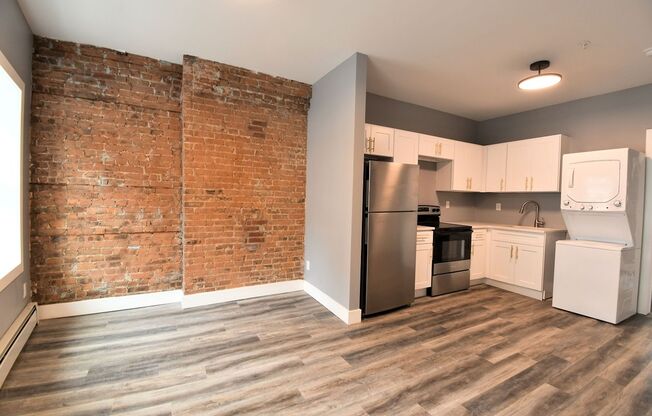 2 beds, 1 bath, $2,250, Unit 194 Chamber St - 2