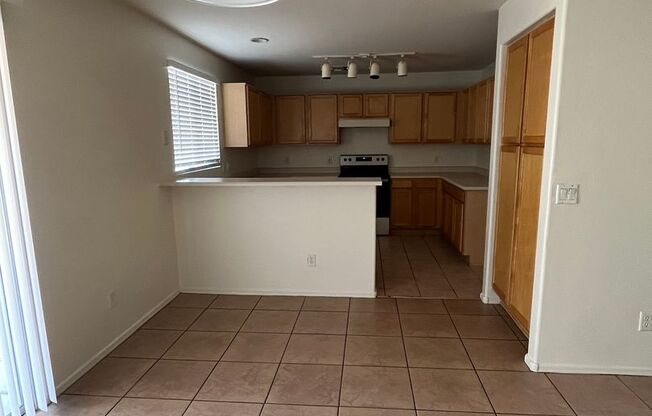 4 beds, 2 baths, $1,999