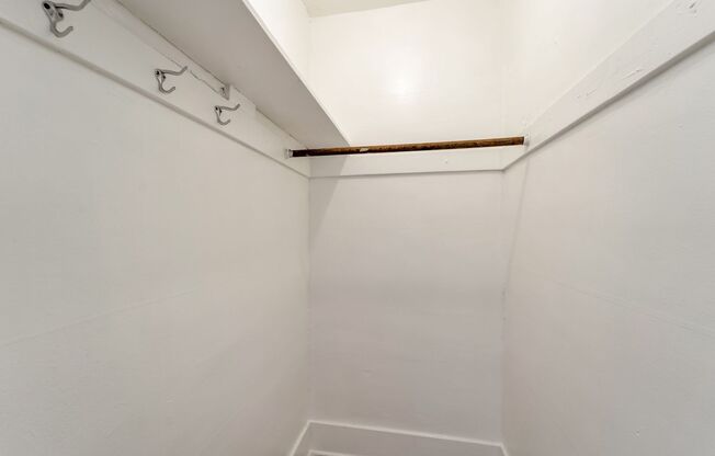Studio, 1 bath, $825, Unit #G-10
