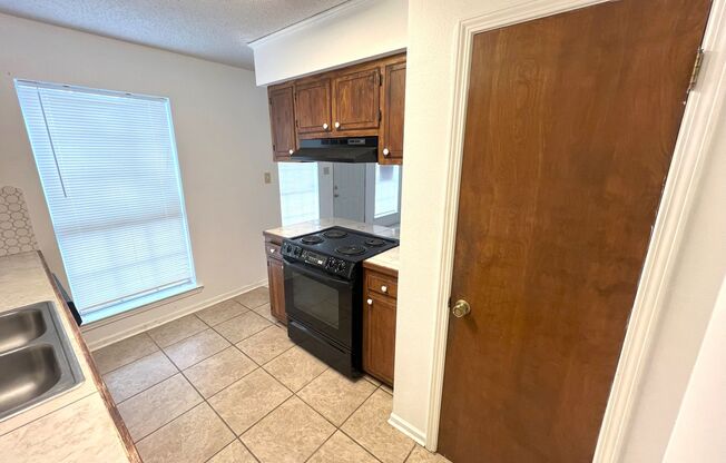 2 beds, 1 bath, $800