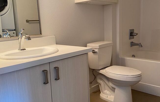 Studio, 1 bath, 375 sqft, $1,025, Unit 307