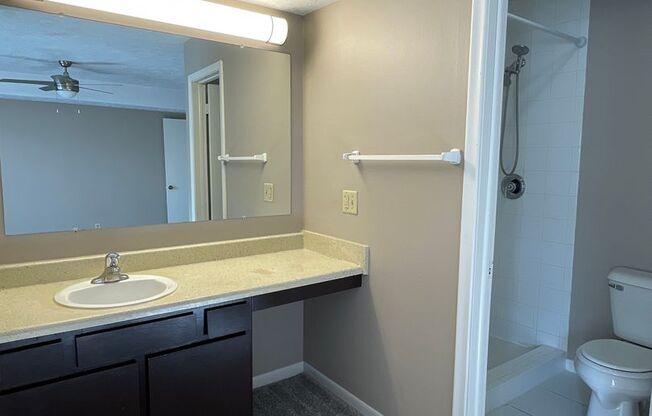 2 beds, 2 baths, 1,324 sqft, $1,289, Unit 042