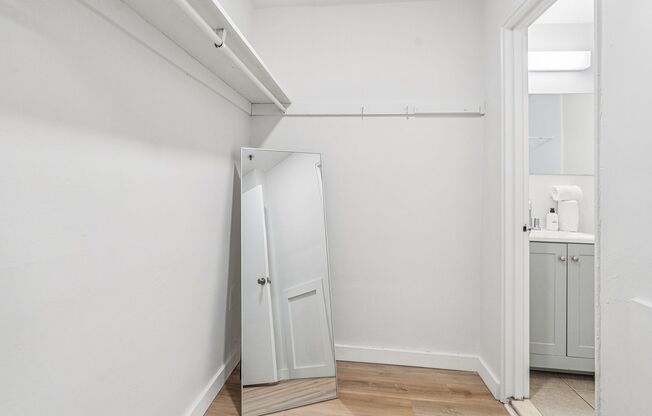 1 bed, 1 bath, 350 sqft, $1,352, Unit 207