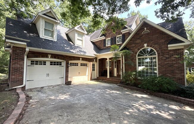 Spacious Home in the Matthews Area!