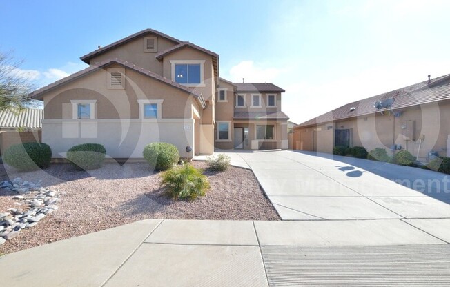 4631 W DESERT LN