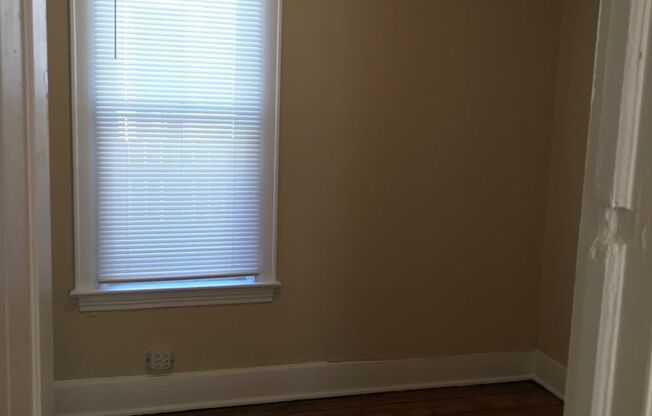 Updated 5 Bedroom 2 Bathroom Home in St.Paul!