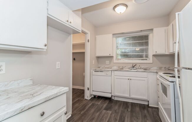 2 beds, 2 baths, 1,125 sqft, $1,100, Unit M-7 Flat