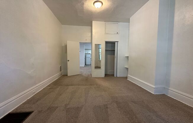 1 bed, 1 bath, $1,125, Unit 4