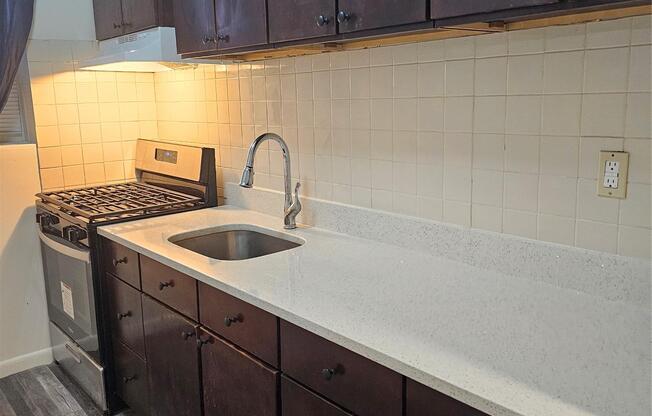 3 beds, 1 bath, 1,000 sqft, $3,400, Unit 1