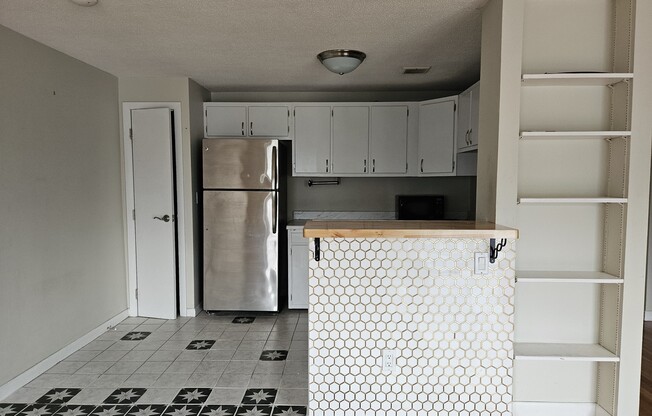 1 bed, 1 bath, 605 sqft, $2,300, Unit 21