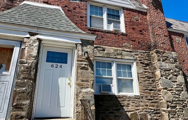 Stunning 3-Bedroom Townhome in Drexel Hill! Available NOW!