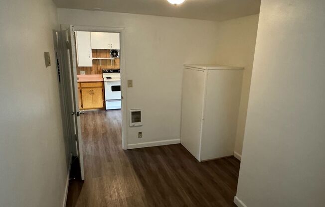 2 beds, 1 bath, $1,195, Unit 636 F St. Unit A