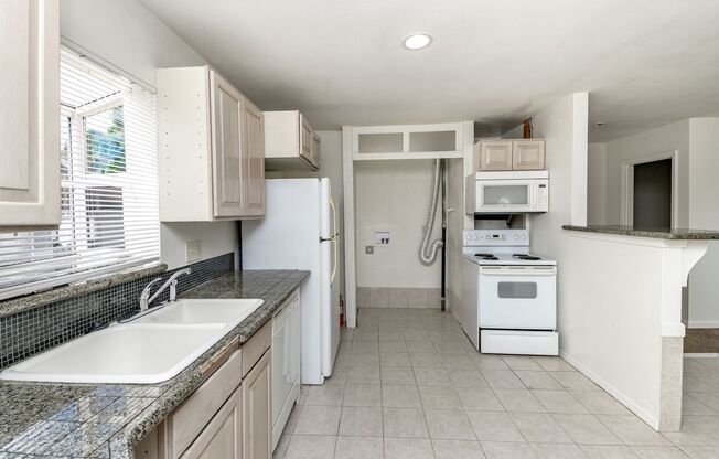 2 beds, 1 bath, $1,950