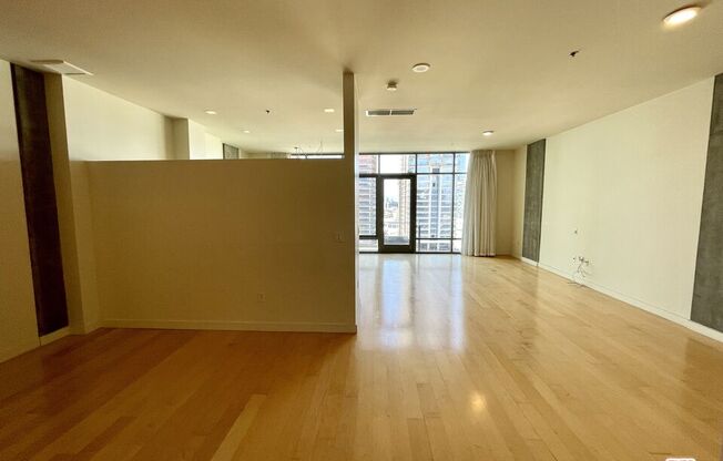 1 bed, 1 bath, 1,012 sqft, $3,350, Unit 1704