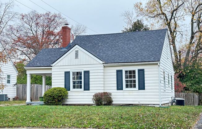 Charming 2-Bedroom Cottage-Style Home!