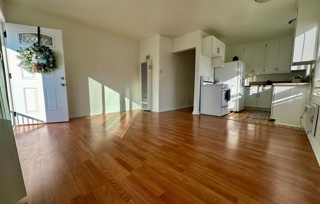 1 bed, 1 bath, $1,895, Unit G