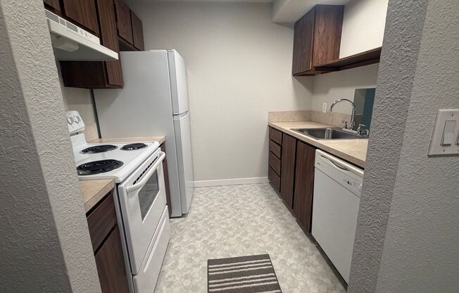 Carlynn Apartments