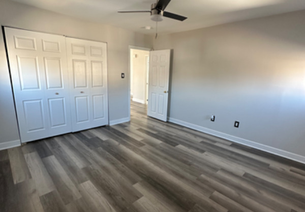 300 W ASHLAND AVE