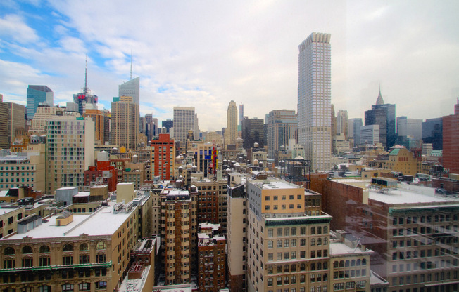 35 W 33 ST