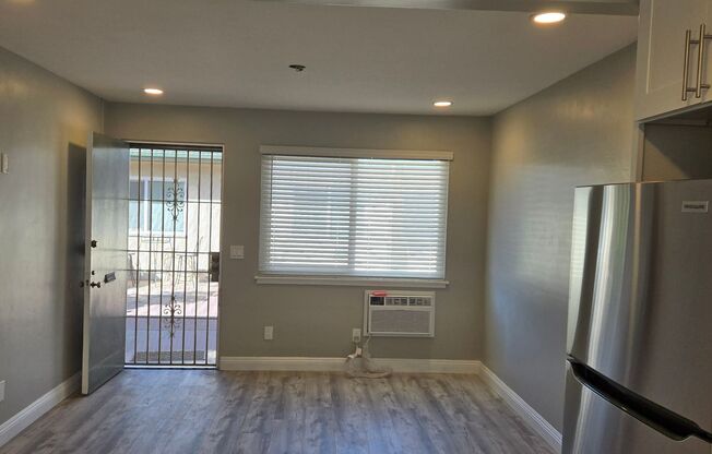 2 beds, 1 bath, 700 sqft, $2,350, Unit 3638