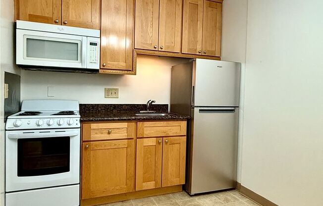 Large studio with a fenced in patio,  944 Kiely Blvd. #F, Santa Clara, CA 95051