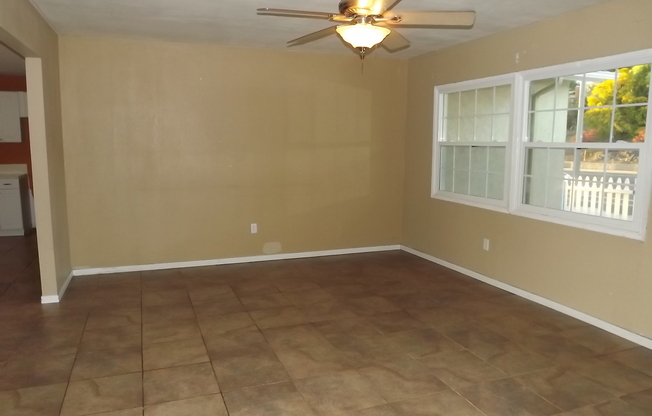 Beautiful 3 bed 2 bath home with a Huge Back Yard in Santee!