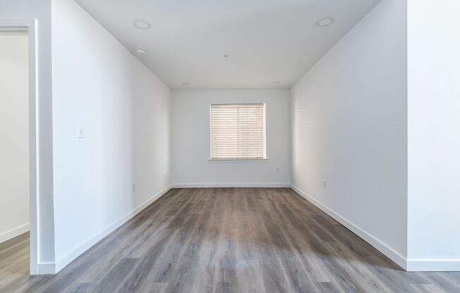 3 beds, 2 baths, 1,171 sqft, $1,950, Unit 1