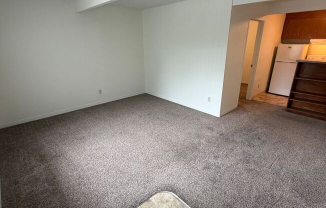2 beds, 1 bath, $1,545, Unit 19