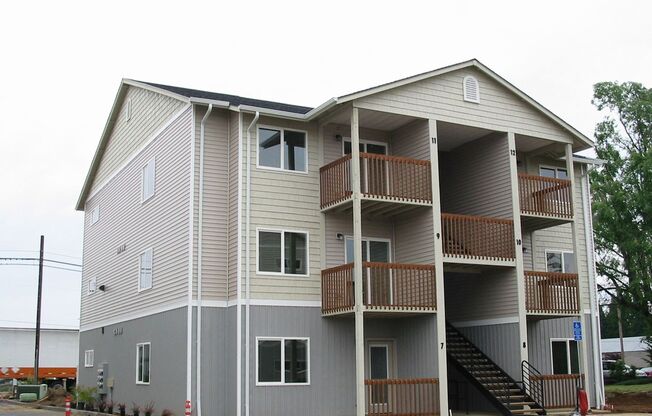 Ellendale Manor Apartments