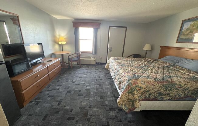 1 bed, 1 bath, $650, Unit 1 bed-1 bath