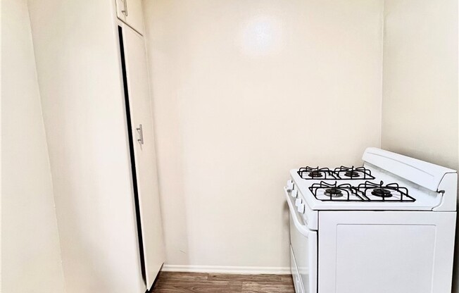 1 bed, 1 bath, 600 sqft, $1,890, Unit 6