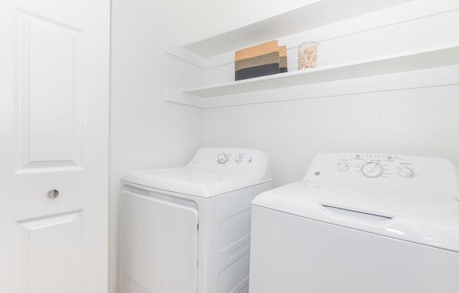 2 beds, 1 bath, 960 sqft, $1,540