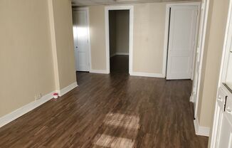 2 beds, 1 bath, $695, Unit Apt # 4