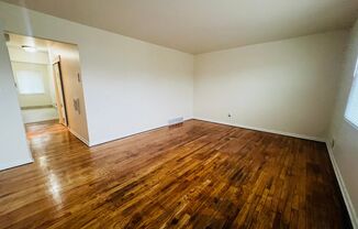 2 beds, 1 bath, $1,200