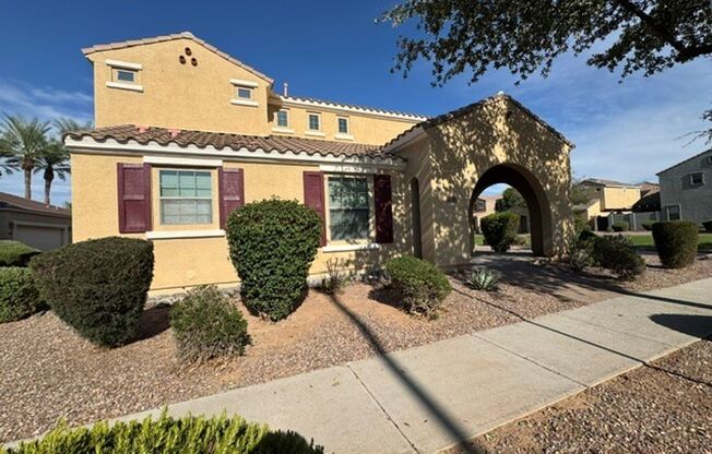 **STUNNING 3 BEDROOM/2.5 BATHROOM HOUSE IN LOCATED IN LYONS GATE (RAY & HIGLEY)**