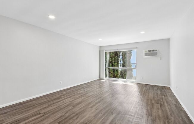 1 bed, 1 bath, 695 sqft, $1,798, Unit 402
